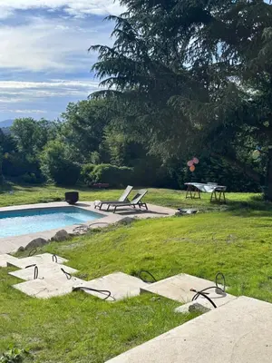 Piscine de l'établissement La coutoisière ou située à proximité
