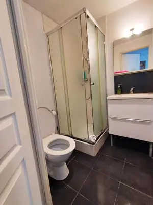 Salle de bains dans l'établissement Le Rayane