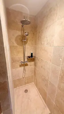 Salle de bains dans l'établissement Le Lodge d'Amélie