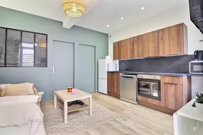 Cuisine ou kitchenette dans l'établissement Appartement T2 - Quartier Charpennes à Villeurbanne