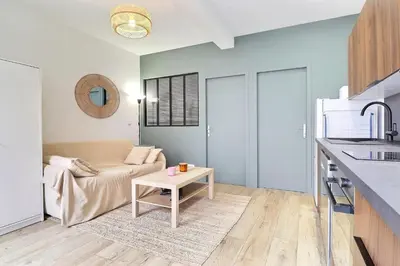 Cuisine ou kitchenette dans l'établissement Appartement T2 - Quartier Charpennes à Villeurbanne
