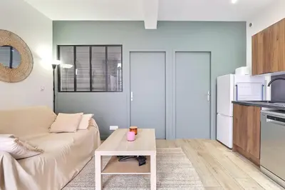 Cuisine ou kitchenette dans l'établissement Appartement T2 - Quartier Charpennes à Villeurbanne
