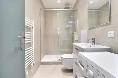 Salle de bains dans l'établissement Appartement T2 - Quartier Charpennes à Villeurbanne