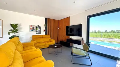 Piscine de l'établissement Villa contemporaine avec piscine - Céleste ou située à proximité