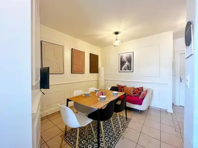 Coin salon dans l'établissement Songoria - Appartement 4 personnes - check in h24 & wifi