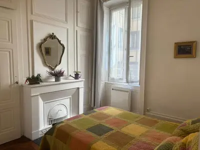 Un ou plusieurs lits dans un hébergement de l'établissement Le Victor Hugo-Lyon Centre
