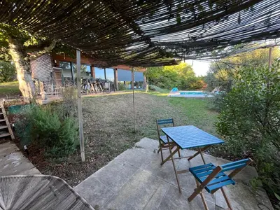 Jardin de l'établissement Le Chalet des Iris