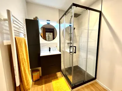Salle de bains dans l'établissement L'évasion Ansoise