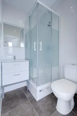 Salle de bains dans l'établissement Suite Mokas