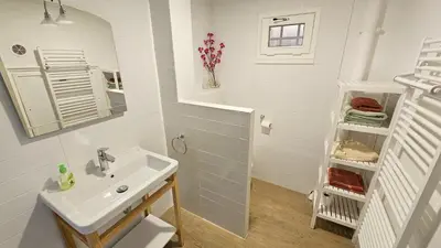 Salle de bains dans l'établissement Le Bachely - Meublé de tourisme classé 3 étoiles