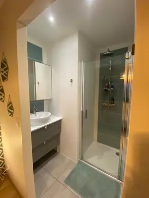 Salle de bains dans l'établissement Chez M&S - Maison 3 chambres et 3 salles de bain