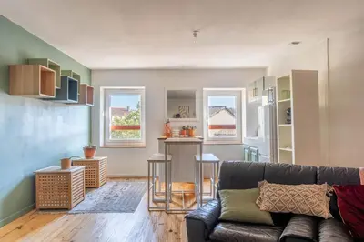 Cuisine ou kitchenette dans l'établissement T2 chaleureux au coeur des vignes -vue place de Condrieu-long séjour possible