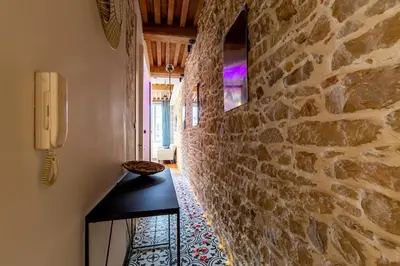 Plan de l'établissement SWEET LEONE II -appartement avec spa privé-Lyon Place Terreaux