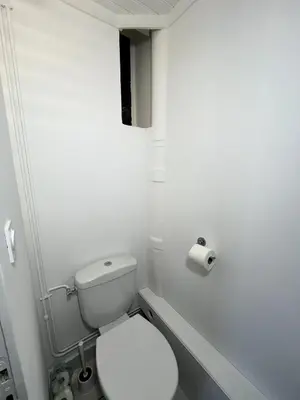 Salle de bains dans l'établissement Appartement de charme - Parking privé gratuit - Métro proche - Cours Emile Zola