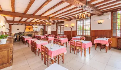Restaurant ou autre lieu de restauration dans l'établissement Le Bel Air