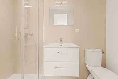 Salle de bains dans l'établissement Le Jardin Secret