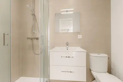 Salle de bains dans l'établissement L'Atelier Chic