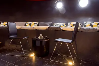 Coin salon dans l'établissement LOVE ROMM & SPA & Oscar