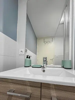 Salle de bains dans l'établissement Jardin calme à 30min de Lyon