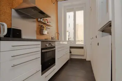 Cuisine ou kitchenette dans l'établissement Beautiful Studio in the Heart of Lyon