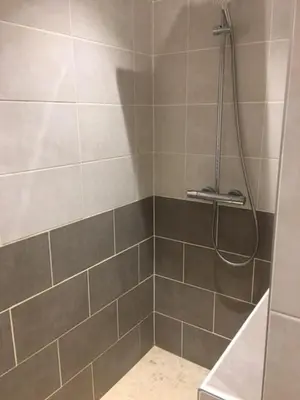 Salle de bains dans l'établissement le Linteau des Maranges