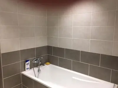 Salle de bains dans l'établissement le Linteau des Maranges