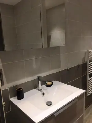 Salle de bains dans l'établissement le Linteau des Maranges
