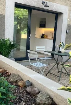 Terrasse ou espace extérieur de l'établissement Studio neuf dans un écrin de verdure