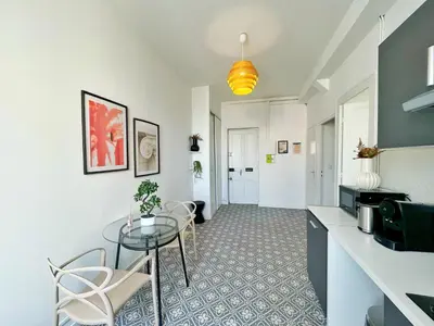 Cuisine ou kitchenette dans l'établissement Suite Barrie - studio 2 personnes - Check in H24 & wifi