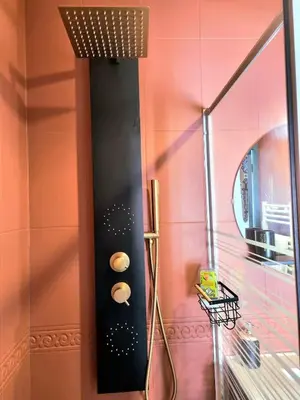 Salle de bains dans l'établissement Le Globe Trotters