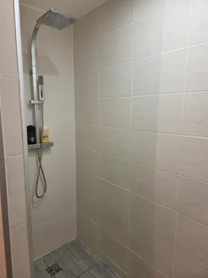 Salle de bains dans l'établissement Studios dans une résidence sécurisée et calme avec place de parking