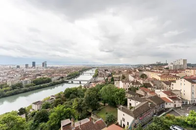 Vue générale sur Lyon ou vue de la ville depuis l'appartement