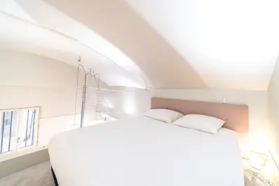 Un ou plusieurs lits dans un hébergement de l'établissement Comfortable and practical apartment - Pentes de la Croix-Rousse