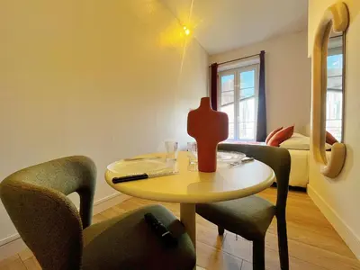 Coin salon dans l'établissement Suite Olney