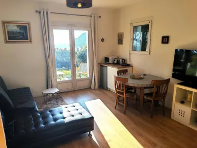 Cuisine ou kitchenette dans l'établissement Dépendance cocooning bon standing Ampuis
