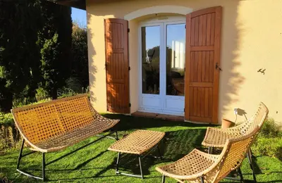 Jardin de l'établissement Dépendance cocooning bon standing Ampuis