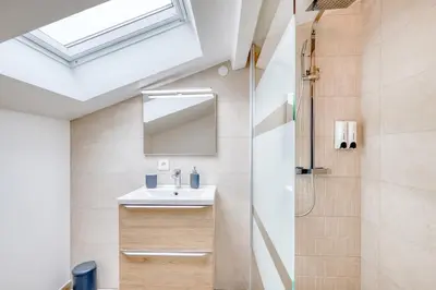 Salle de bains dans l'établissement Le Soleil d'Afrique - T3 - Montluel