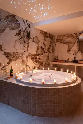 Plan de l'établissement Ecrin Romantique, Suite d'exception avec balnéo