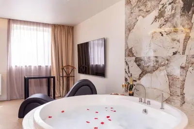 Plan de l'établissement Ecrin Romantique, Suite d'exception avec balnéo