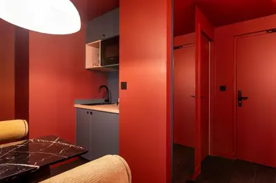Plan de l'établissement Geisha Studio design, romantisme et parking