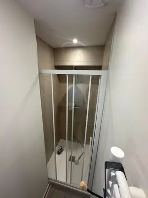 Salle de bains dans l'établissement Magnifique appartement neuf Bellecour