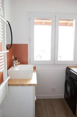 Cuisine ou kitchenette dans l'établissement Charmant appartement T3