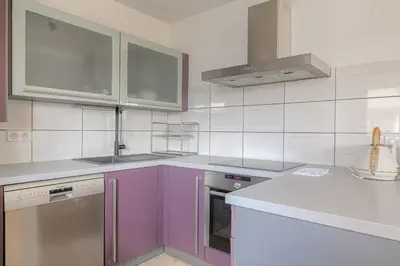 Cuisine ou kitchenette dans l'établissement Chaleureux et Charmant proche Tête d'Or