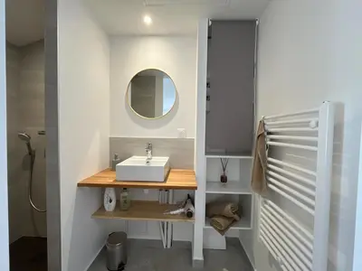 Salle de bains dans l'établissement La lodge de la gare
