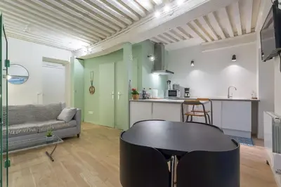 Cuisine ou kitchenette dans l'établissement Smartstay Syrah - Centre-ville