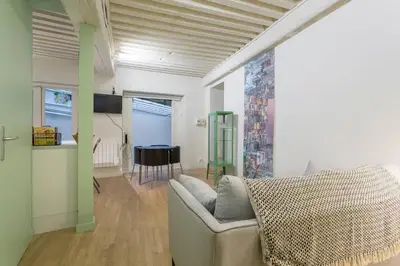 Télévision ou salle de divertissement dans l'établissement Smartstay Syrah - Centre-ville