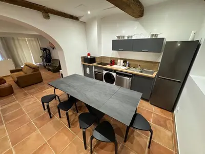 Cuisine ou kitchenette dans l'établissement Spécial groupe, 10 personnes, Centre Vieux Lyon