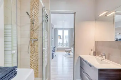 Salle de bains dans l'établissement Le calme urbain - Villeurbanne - Proximité Lyon
