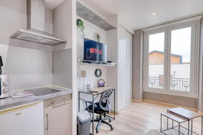 Cuisine ou kitchenette dans l'établissement Le calme urbain - Villeurbanne - Proximité Lyon