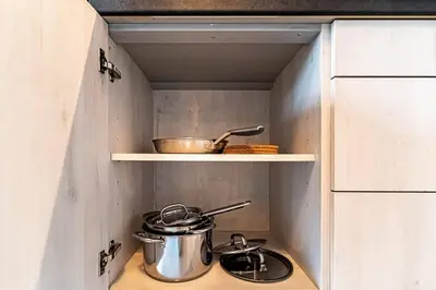 Cuisine ou kitchenette dans l'établissement Vénissieux le spacieux, Balcon & Parking